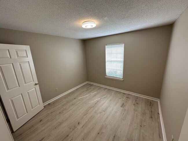 Building Photo - 8422 Jacob Dr