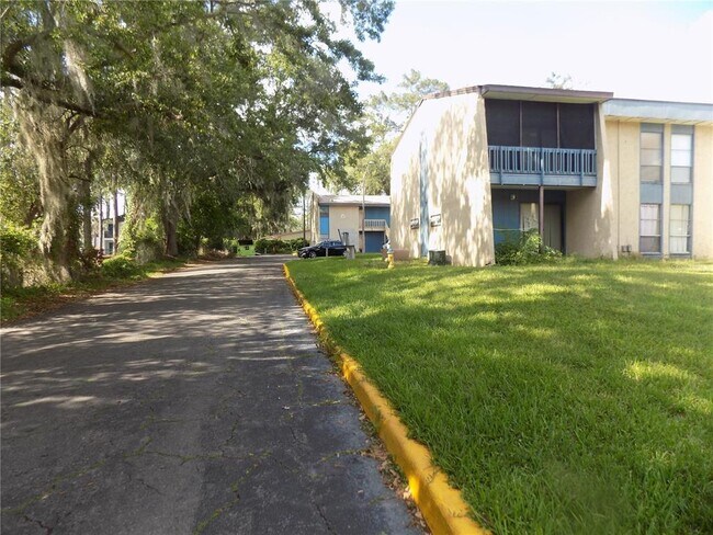 Building Photo - 2811 SW Archer Rd