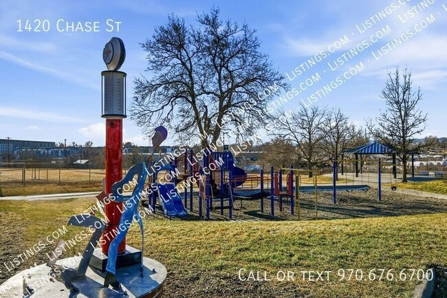 Building Photo - 1420 Chase St