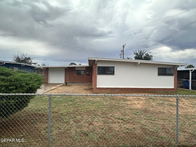 Building Photo - 5113 Trew Ct
