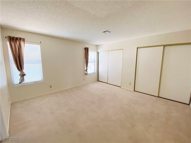 Building Photo - 3008 Ocean View Dr