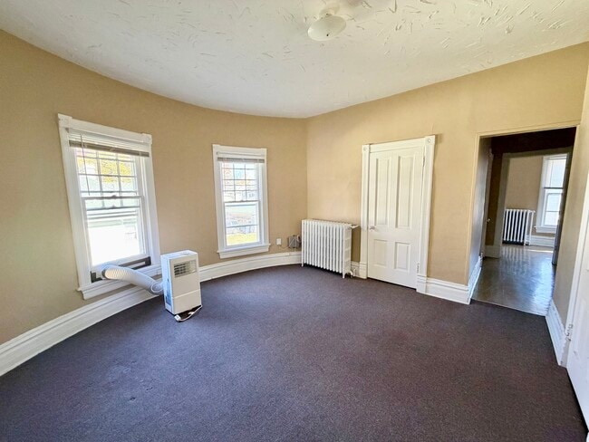 Building Photo - 1105 Morton Ave