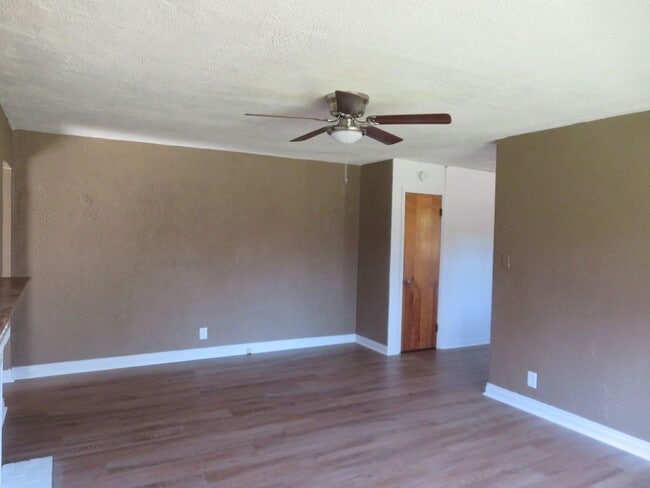 Building Photo - Dinwiddie County