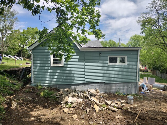 Building Photo - Silver mountain creek green abode