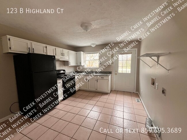 Building Photo - 123 B Highland Ct