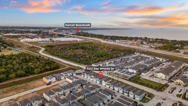 Building Photo - 2213 Bay Breeze Dr