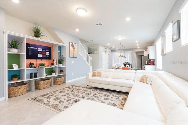 Building Photo - 7243 Oakmoss Loop