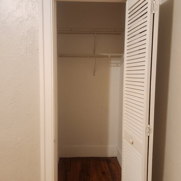 Building Photo - 5 Cohasset St