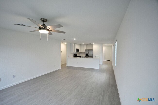Building Photo - 3748 Axis Hl St