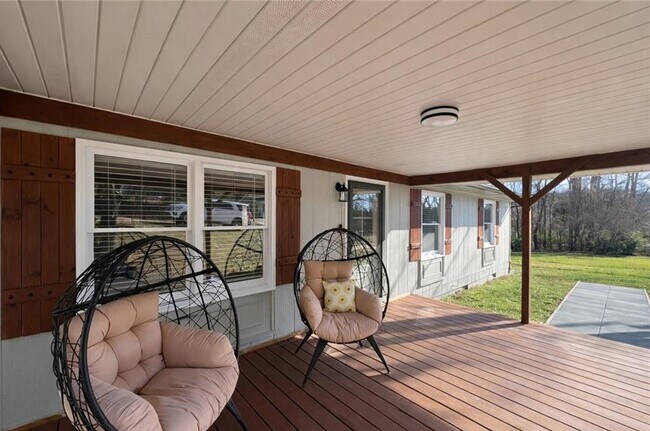 Building Photo - 340 Vista Ln