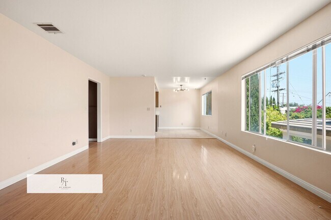 Building Photo - Temple City 2 Bed / 2 Bath Home, 2-Car Garage & Top-Rated Temple City Schools