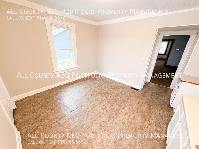 Building Photo - 21 N Wayne Ave