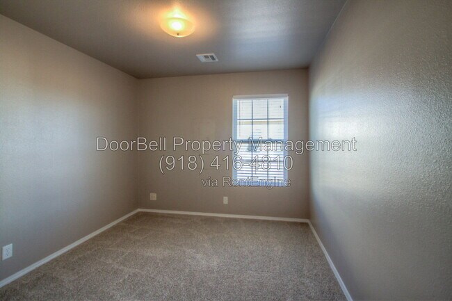 Building Photo - 5717 N 34th St
