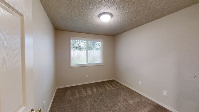 Building Photo - 17416-17418 8TH AVE CT E