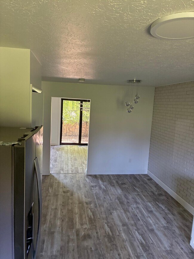Building Photo - 3421 Burrwood Dr
