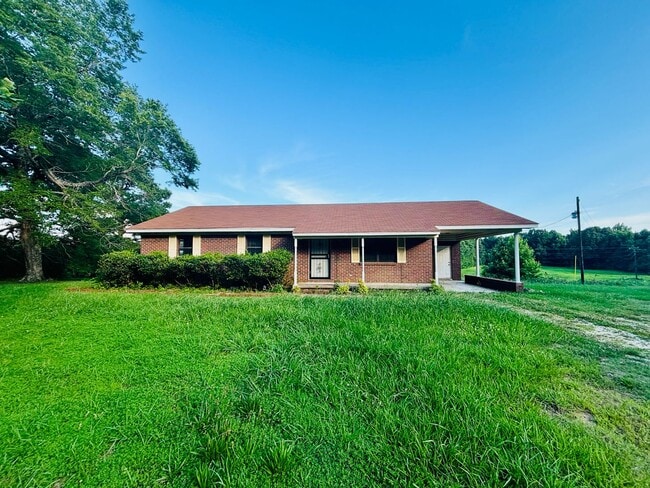 Building Photo - Country Living