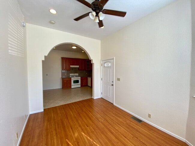 Building Photo - 860-866 20th St, Oakland, CA 94607