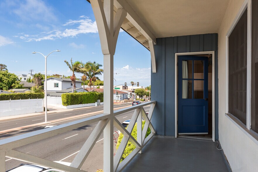 Building Photo - 1240 Manhattan Beach Blvd