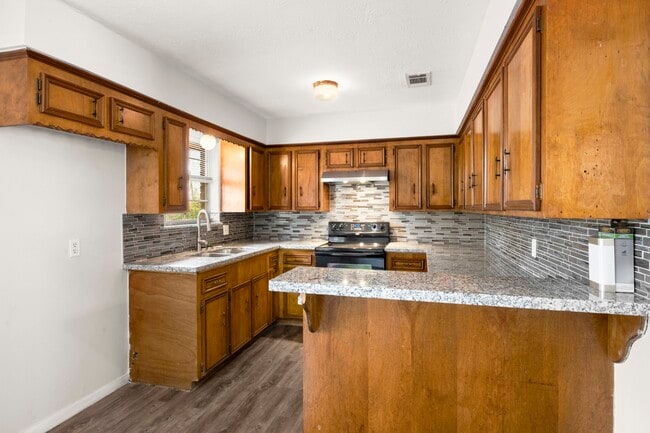 Building Photo - 3699 Piney Point Rd