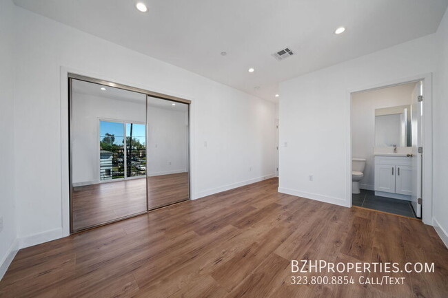 Building Photo - 6334 Beck Ave