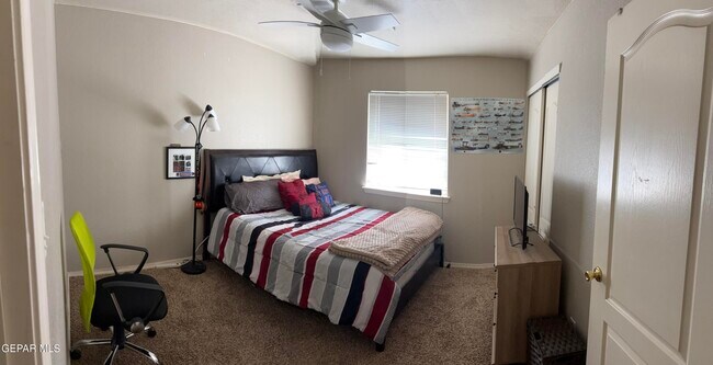 Building Photo - 3477 Angel Face St