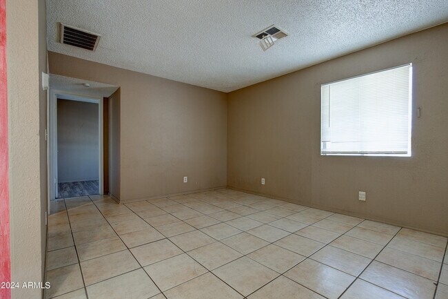 Building Photo - 9631 N 12th Ave