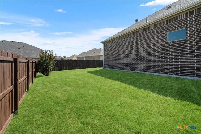 Building Photo - 7822 Kendall Hill Dr