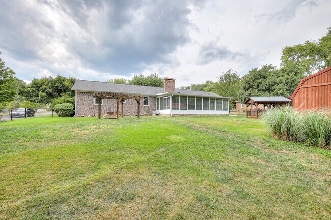 Building Photo - 673 Rampart Ln