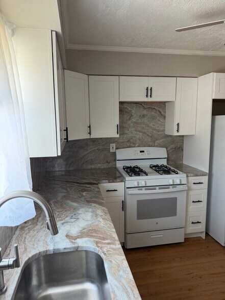 Building Photo - 200 Hiering Ave