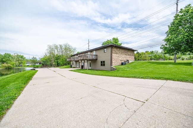 Building Photo - GEORGETOWN Duplex - SW Columbia – 3 Bed, 3...