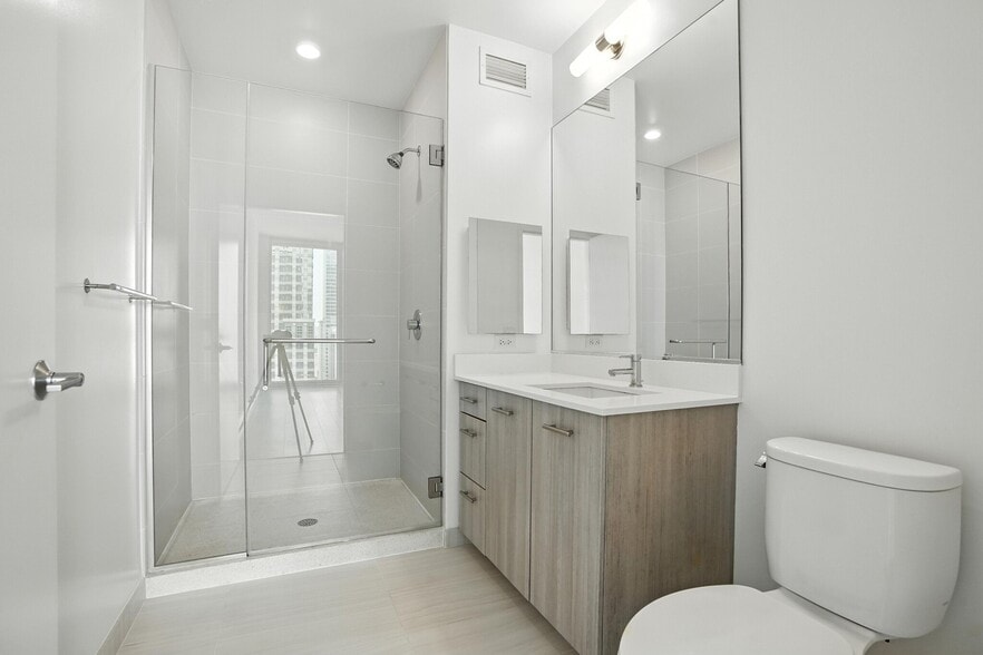 Building Photo - 133 N Dearborn St