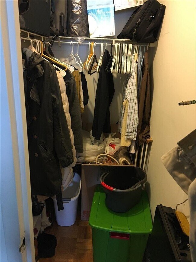 Building Photo - 45 River Dr