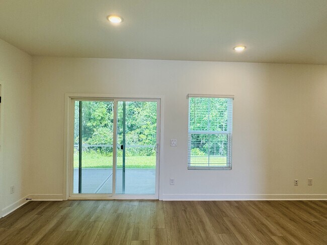 Building Photo - 114 Kingswood Ter