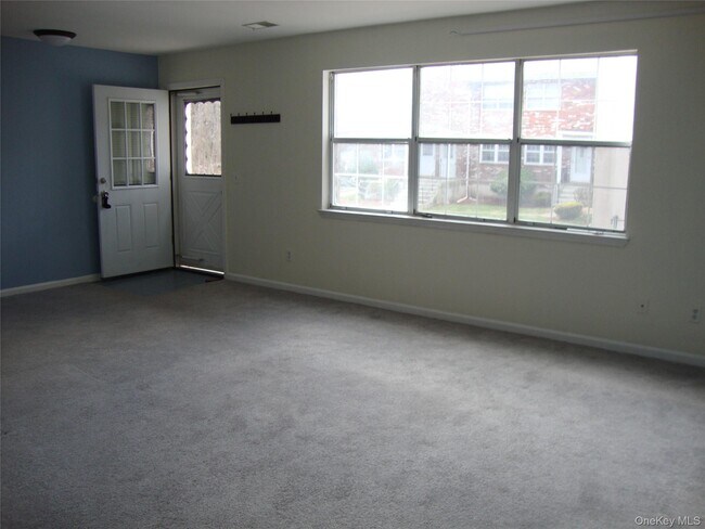 Building Photo - 276 Temple Hill Rd