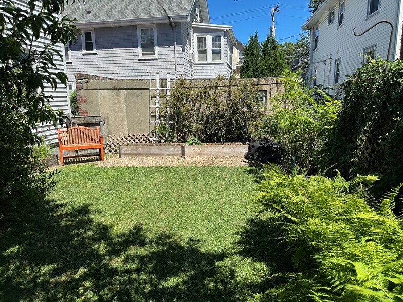 Primary Photo - 78 Fairview Ave
