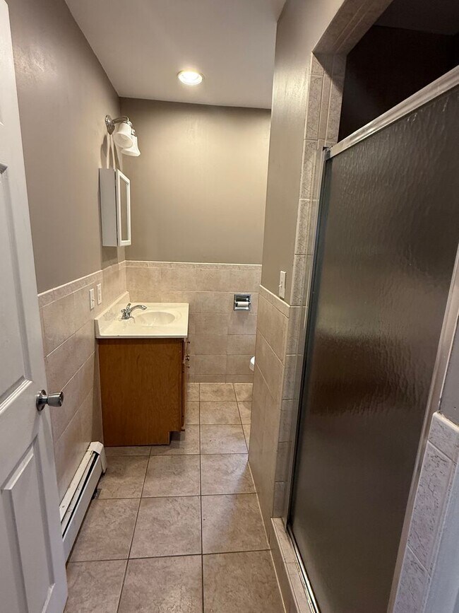 Building Photo - Charming 4-Bedroom Single-Family Home | Section?8 Eligible