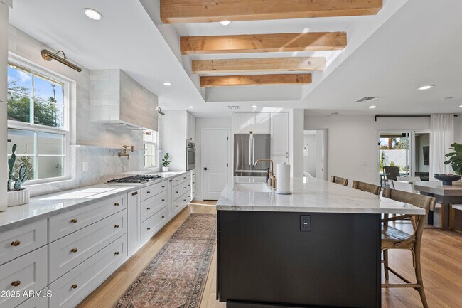 Building Photo - 4244 N 35th Pl