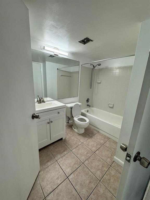 Building Photo - 911 Coral Club Dr