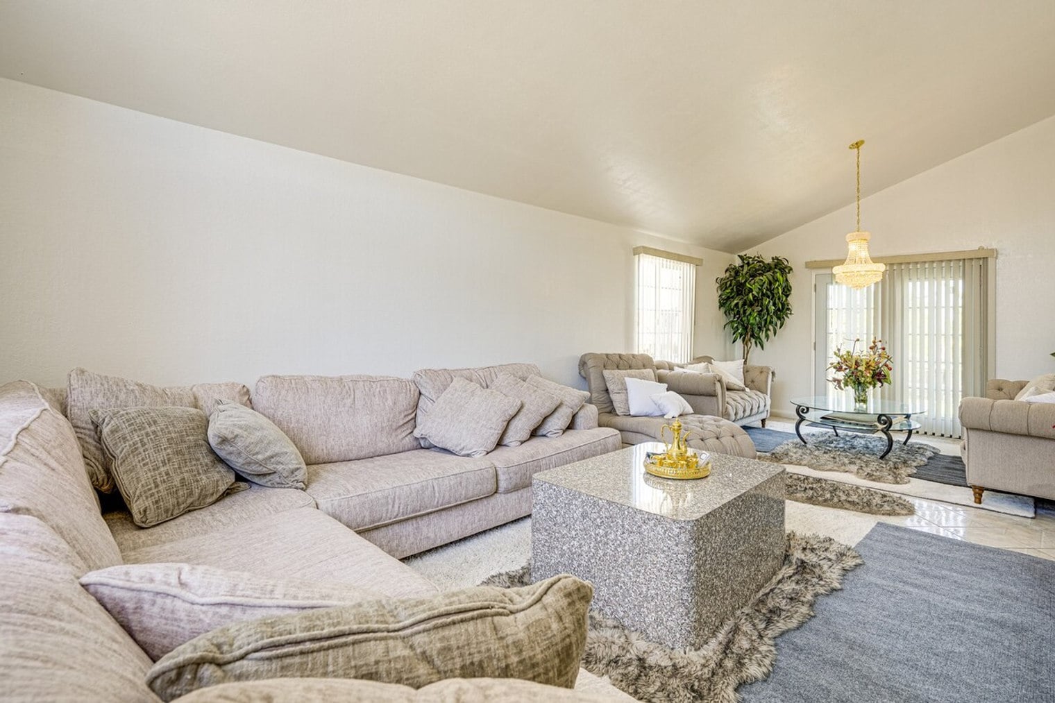 Building Photo - 172 Goldenrod Dr