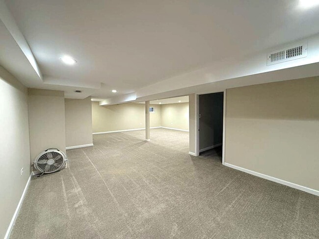 Building Photo - 1704 S Highland Ave