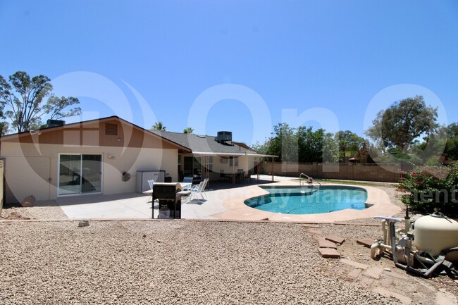Building Photo - 10312 E Cactus Rd