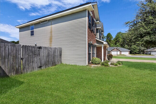 Building Photo - 721 Highgrove Ct