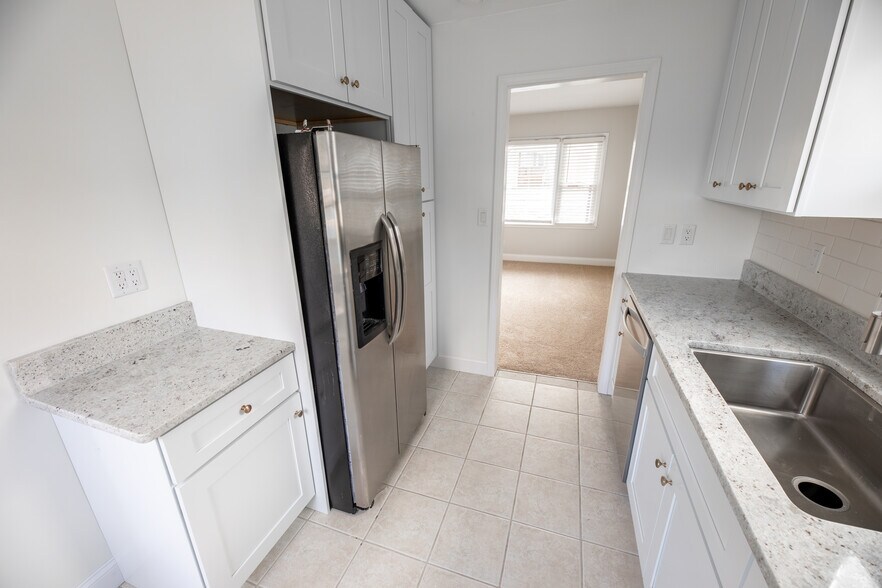 Building Photo - 4582 Cooper Rd