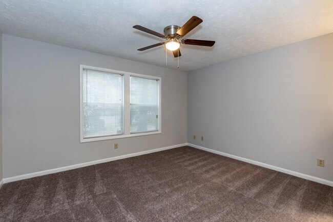 Building Photo - 6809 Willowbrook Dr