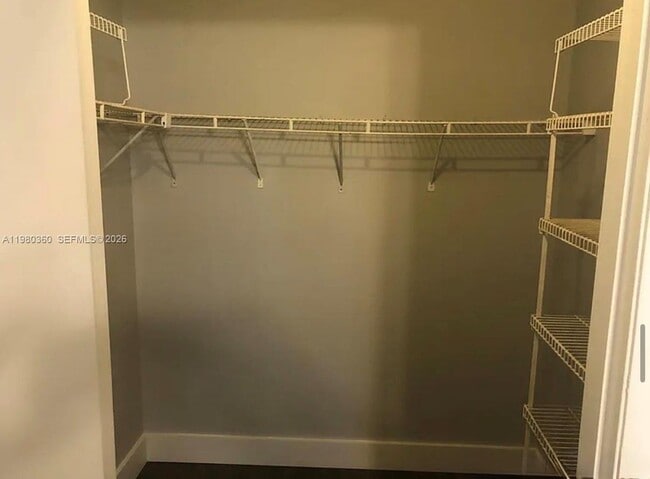 Building Photo - 9999 Summerbreeze Dr