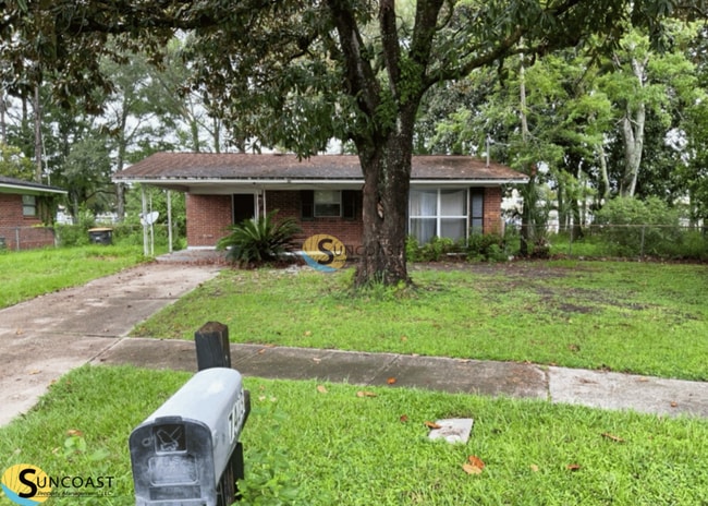 Building Photo - 7403 Sharbeth Dr N