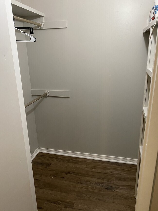 Building Photo - Huntington Hill Apartments