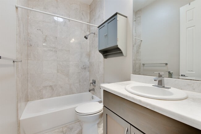 Building Photo - 401 Willard St