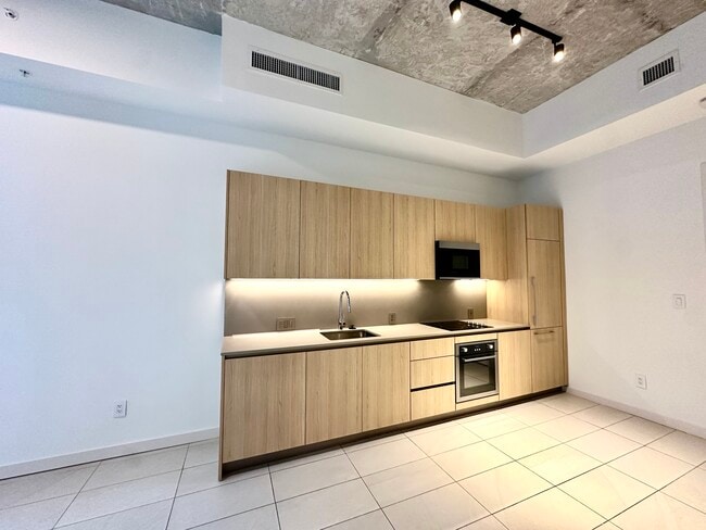 Building Photo - 142 NW 31st St