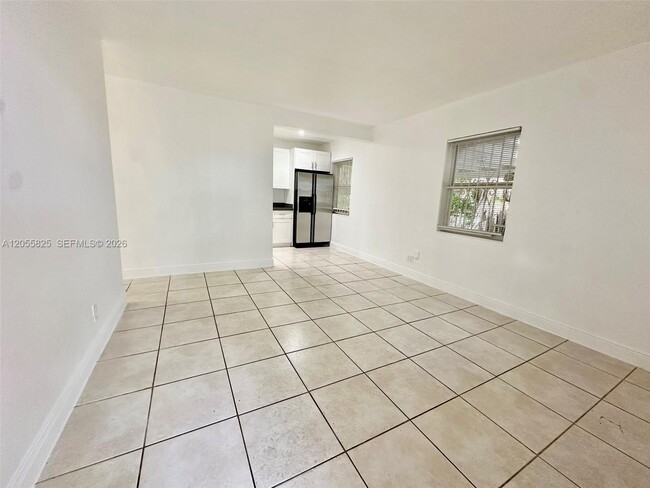 Building Photo - 1050 NW 127th St